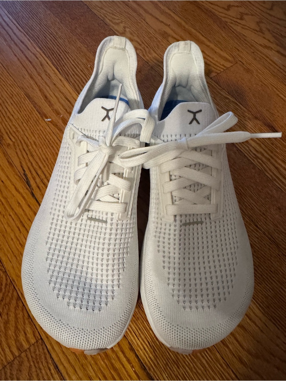 Flux Adapt running shoes, LIKE NEW